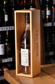 Maxime Trijol Fins Bois 1978 - коньяк Максим Трижоль Фин Буа 0.7 л 1978 года в п/у