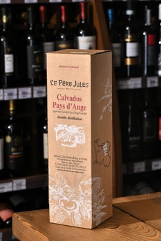 Le Pere Jules Pays d’Auge 10 years - кальвадос Пэи д’Ож 10 лет Ле Пэр Жюль 0.7 л в п/у