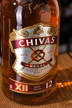Chivas Regal 12 Year Old - виски Чивас Ригал 12 лет 0.75 л