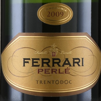 Ferrari Perle Trento DOC - вино игристое Феррари Перле Тренто ДОК 0.75 л белое брют
