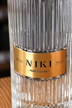 Niki Pure - водка Ники Пьюр 0.7 л