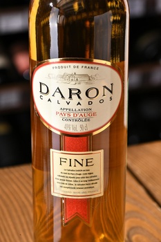 Daron Pays d`Auge Fine 4 Years - кальвадос Дарон Пэй д`Ож Файн 4 года 0.5 л