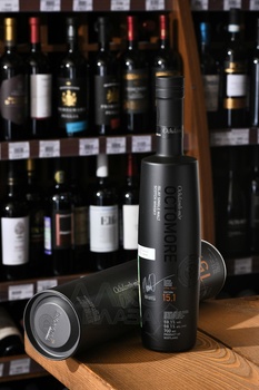 Bruichladdich Octomore Edition 15.1 - виски Бруклади Октомор Эдишн 15.1 0.7 в тубе