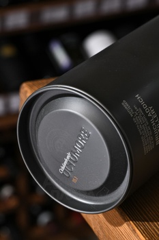 Bruichladdich Octomore Edition 15.1 - виски Бруклади Октомор Эдишн 15.1 0.7 в тубе