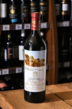 Chateau Mouton Rothschild Premier Cru Classe Pauillac AOC - вино Шато Мутон-Ротшильд Премье Гран Крю Классе Пойяк 2004 год красное сухое 0.75 л в подарочной коробке