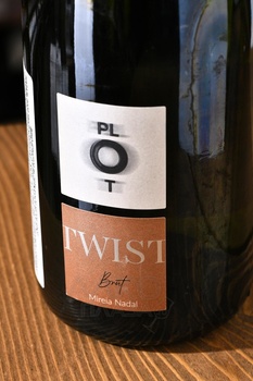 Nadal Plot Twist Corpinnat - вино игристое Корпиннат Надаль Плот Твист 0.75 л белое брют