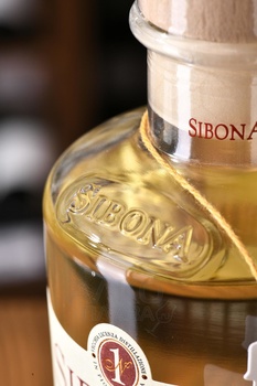 Sibona Moscato - граппа Сибона Москато 0.5 л