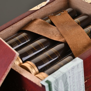 Oliva Connecticut Reserve Toro Tubos - сигары Олива Коннектикут Резерв Торо Тубос