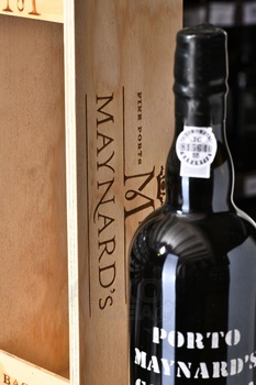 Maynards Porto Colheita 1966 - портвейн Майнардс Колейта Порто 1966 год 0.75 л в д/у