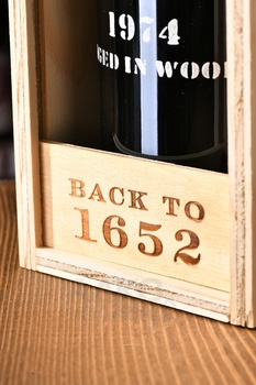 Maynards Porto Colheita 1974 - портвейн Майнардс Колейта Порто 1974 год 0.75 л в д/у