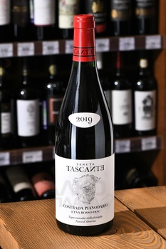 Tasca d`Almerita Tascante Contrada Pianodario Etna DOC - вино Таска д`Альмерита Тасканте Контрада Пьянодарио 0.75 л красное сухое