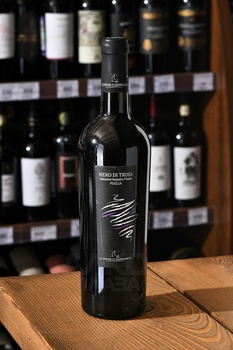 Le Vigne di Sammarco Nero di Troia - вино Ле Винье ди Саммарко Неро ди Тройя 0.75 л красное полусухое