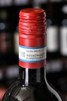 Tedeschi Lucchine Valpolicella - вино Тедески Луккине Вальполичелла 0.75 л красное сухое