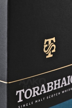 Torabhaig Legacy Series Single Malt Scotch Whisky Cnoc Na Moine - виски Торвег Легаси Сериес Сингл Молт Скотч Виски Кнок на Моине 0.7 л в п/у