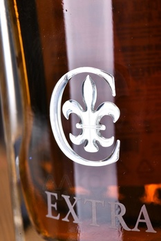 Chabot Extra Special Gift Box - арманьяк Шабо Экстра Спешл 0.7 л в п/у