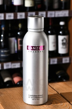 Danzka Cranraz - водка Данска Кранраз 0.7 л