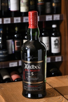 Single malt whiskey Ardbeg Wee Beesty 5 years - виски Ардбег Ви Бисти 5 лет 0.7 л