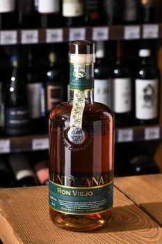 Puntacana clab Muy Viejo Oliver - ром Пунтакана Клаб Муи Вьехо Оливер 0.7 л