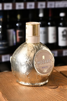 Mozart White Chocolate Vanilla Cream - ликер Моцарт Ванильный с белым шоколадом 0.5 л