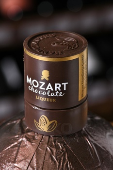 Mozart dark chocolate - ликер Мозарт с черным шоколадом 0.5 л