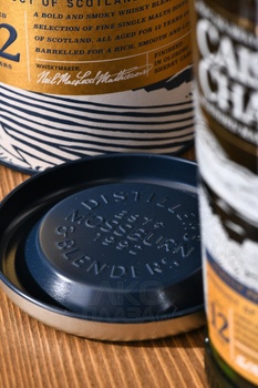 Castle Chamuis 12 Year Old - виски солодовый Касл Камус 12 лет 0.7 л в тубе