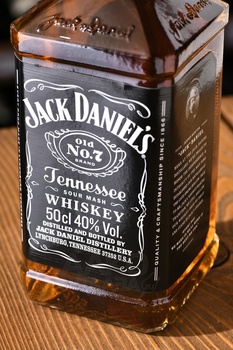 Jack Daniels - виски Джек Дэниэлс 0.5 л