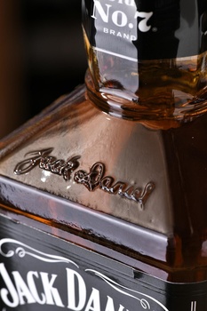 Jack Daniels - виски Джек Дэниэлс 0.5 л