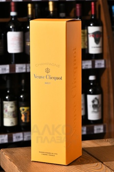 Veuve Clicquot Brut gift box - шампанское Вдова Клико Брют 0.75 л в п/у