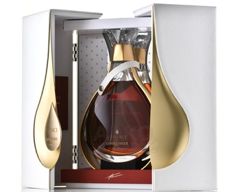 Courvoisier L`Essence - коньяк Курвуазье Л`Есанс 0.7 л п/у