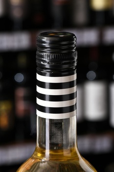 Vi-no Ze-ro Chardonnay - вино безалкогольное Ви-Но Зе-Ро Шардоне 0.75 л белое полусладкое