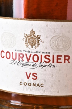 Courvoisier VS - коньяк Курвуазье ВС 0.5 л