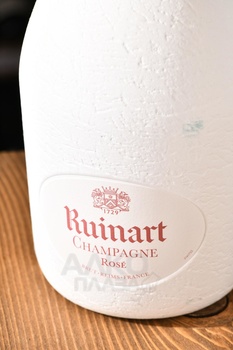 Ruinart Brut Rose - шампанское Рюинар Брют Розе 0.75 л в чехле