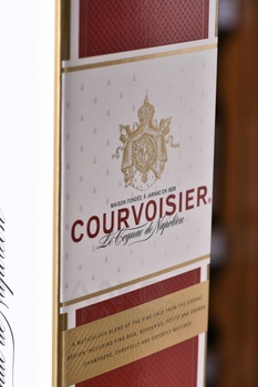 Courvoisier VSOP - коньяк Курвуазье ВСОП 0.7 л в п/у