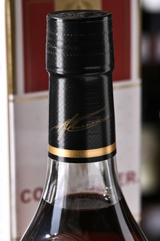 Courvoisier VSOP - коньяк Курвуазье ВСОП 0.7 л в п/у