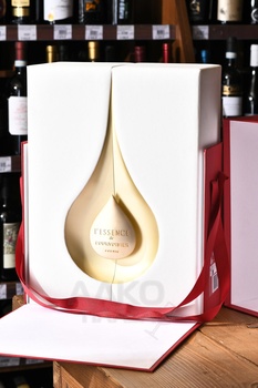 Courvoisier L`Essence - коньяк Курвуазье Л`Есанс 0.7 л п/у