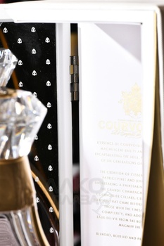 Courvoisier L`Essence - коньяк Курвуазье Л`Есанс 0.7 л п/у