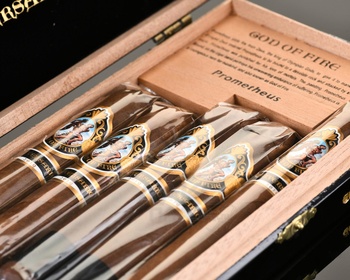 God of Fire Serie Aniversario - сигары Год оф Фаер Серия Аниверсарио набор