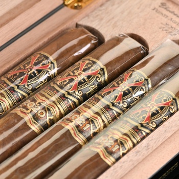 FFOX Fuente Fuente OpusX Story Black - сигары ФФокс Фуенте Фуенте Опус Х Стори Блэк набор