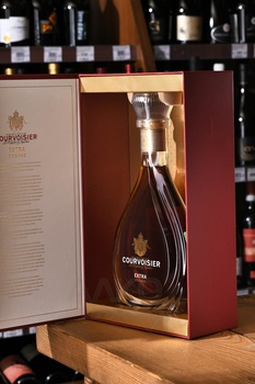 Courvoisier Extra - коньяк Курвуазье Экстра 0.7 л в п/у