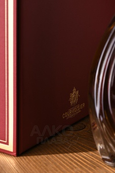 Courvoisier Extra - коньяк Курвуазье Экстра 0.7 л в п/у