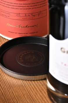 Graham’s 10 Year Old Tawny - портвейн Грэмс Эйджд 10 Еарс Тони 0.75 л в тубе