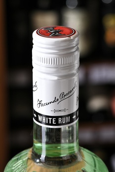 Bacardi Carta Blanca - ром Бакарди Карта Бланка 0.7 л