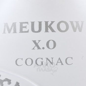 Meukow XO Ice Panter - коньяк Меуков ХО Айс Пантер 0.7 л в п/у + бокал