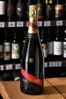 Champagne G.H. Mumm Cordon Rouge Brut - шампанское Шампань Дж.Г. Мумм Кордон Руж Брют 0.75 л белое брют