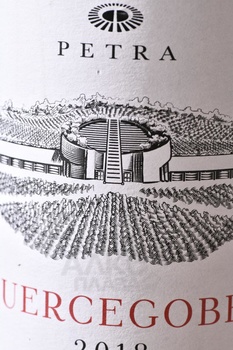 Petra Quercegobbe - вино Куэрчегоббе Петра 2018 год 0.75 л красное сухое IGT