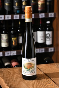 Michele Chiarlo Nivole Moscato d’Asti - вино Микеле Кьярло Ниволе Москато Д’Асти 0.375 л белое сладкое