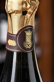 Lambrusco Mirabello Rosso - вино игристое Ламбруско Мирабелло Россо 0.75 л красное полусладкое