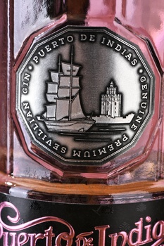 Puerto de Indias Sevillian Premium Strawberry Gin - Пуэрто де Индиас Севиллиан Джин Премиум Строберри 0.7 л