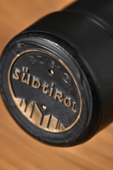 Erste e Neue Kellerei Cabernet-Merlot Feld - вино Эрсте и Нэу Келлерей Каберне-Мерло Фельд 0.75 л красное сухое