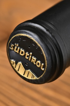 Alto Adige Lagrein Riserva Porphyr - вино Альто Адидже Лагрейн Ризерва Порфир 0.75 л красное сухое